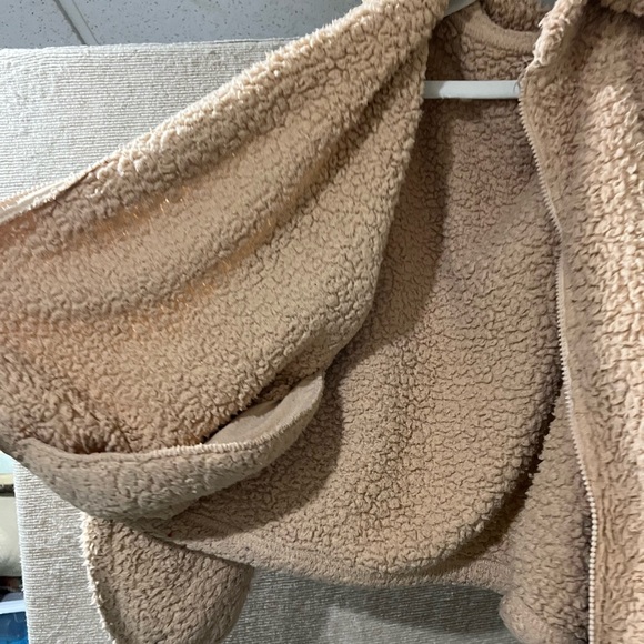 Cozy Beige Sherpa Jacket - Picture 3 of 4